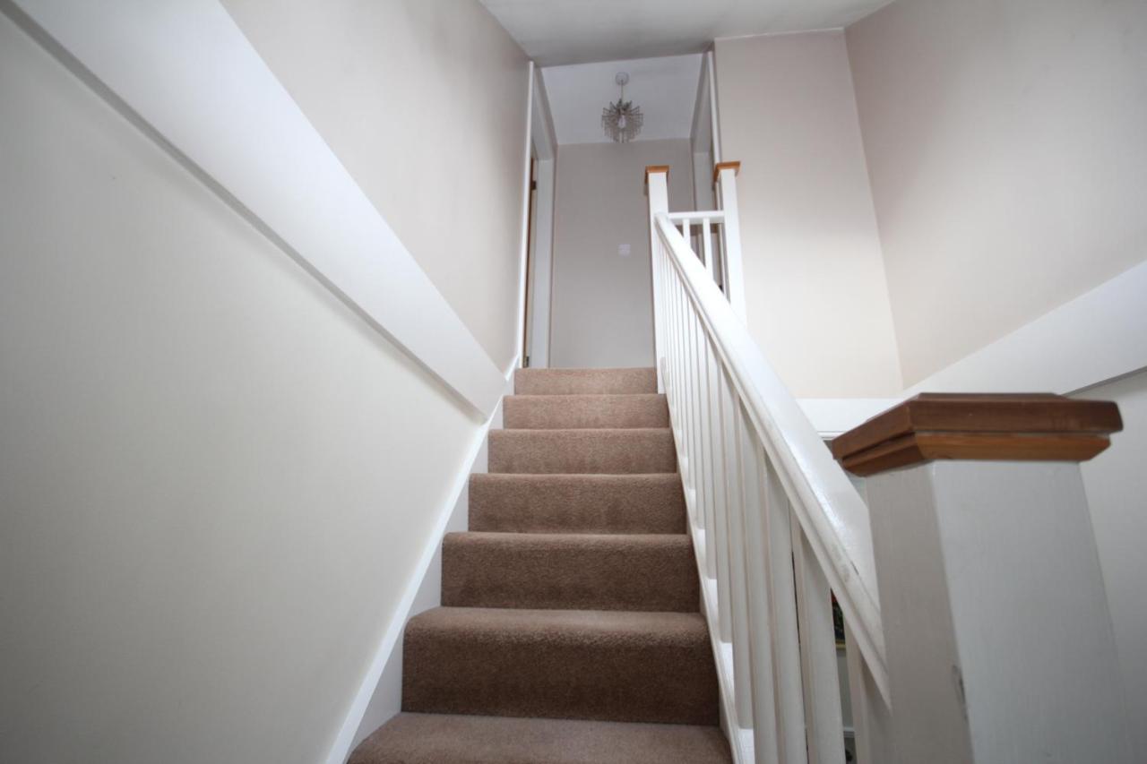 Oaks House Hanworth